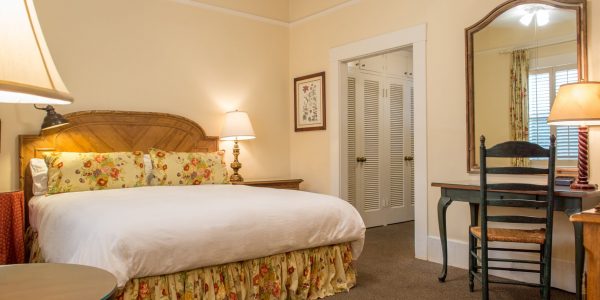 Single King room at the Upham Hotel
